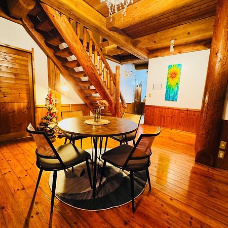 Отель Yufuin Log House No Yado Tom Sawyer Экстерьер фото