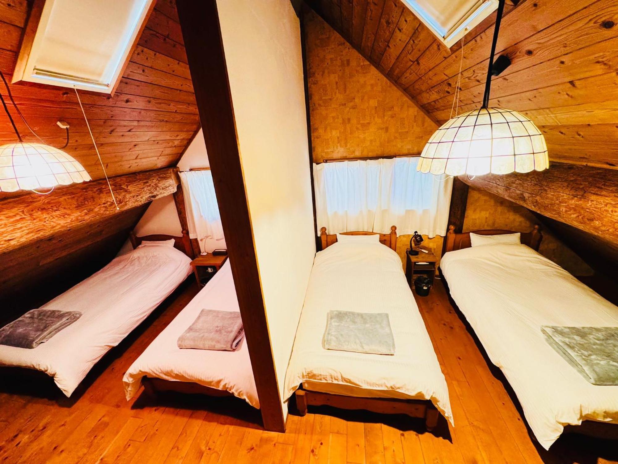 Отель Yufuin Log House No Yado Tom Sawyer Экстерьер фото