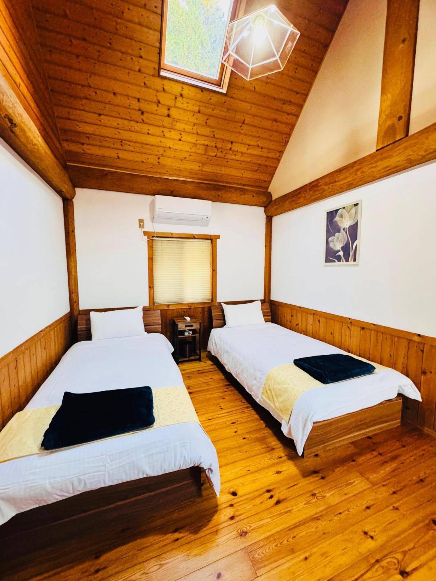 Отель Yufuin Log House No Yado Tom Sawyer Экстерьер фото