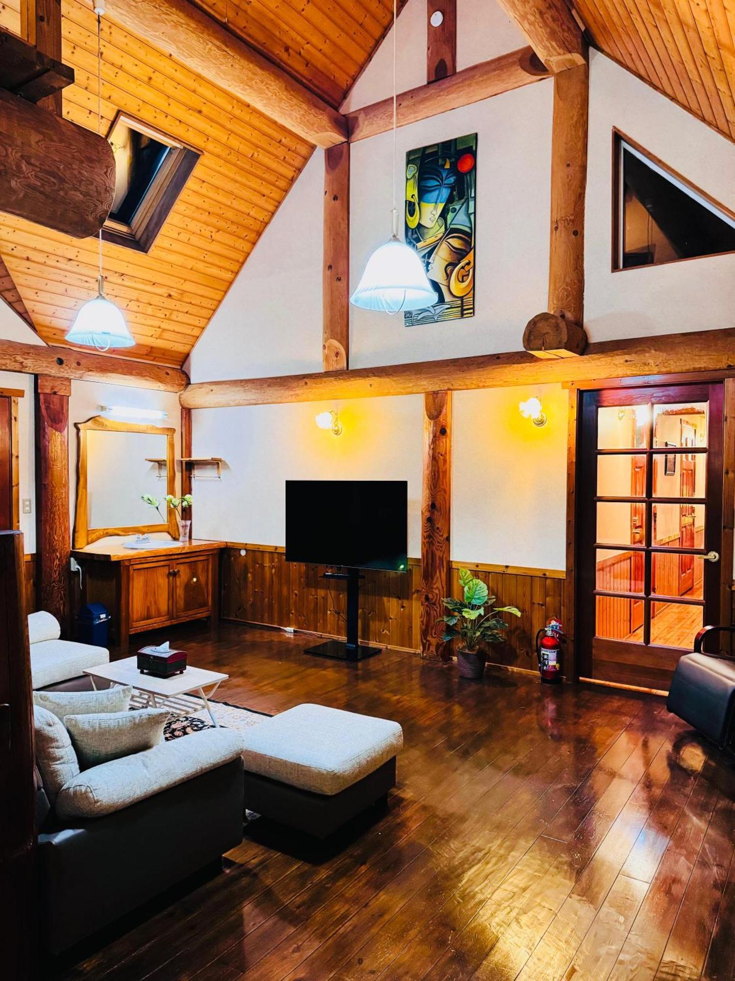 Отель Yufuin Log House No Yado Tom Sawyer Экстерьер фото