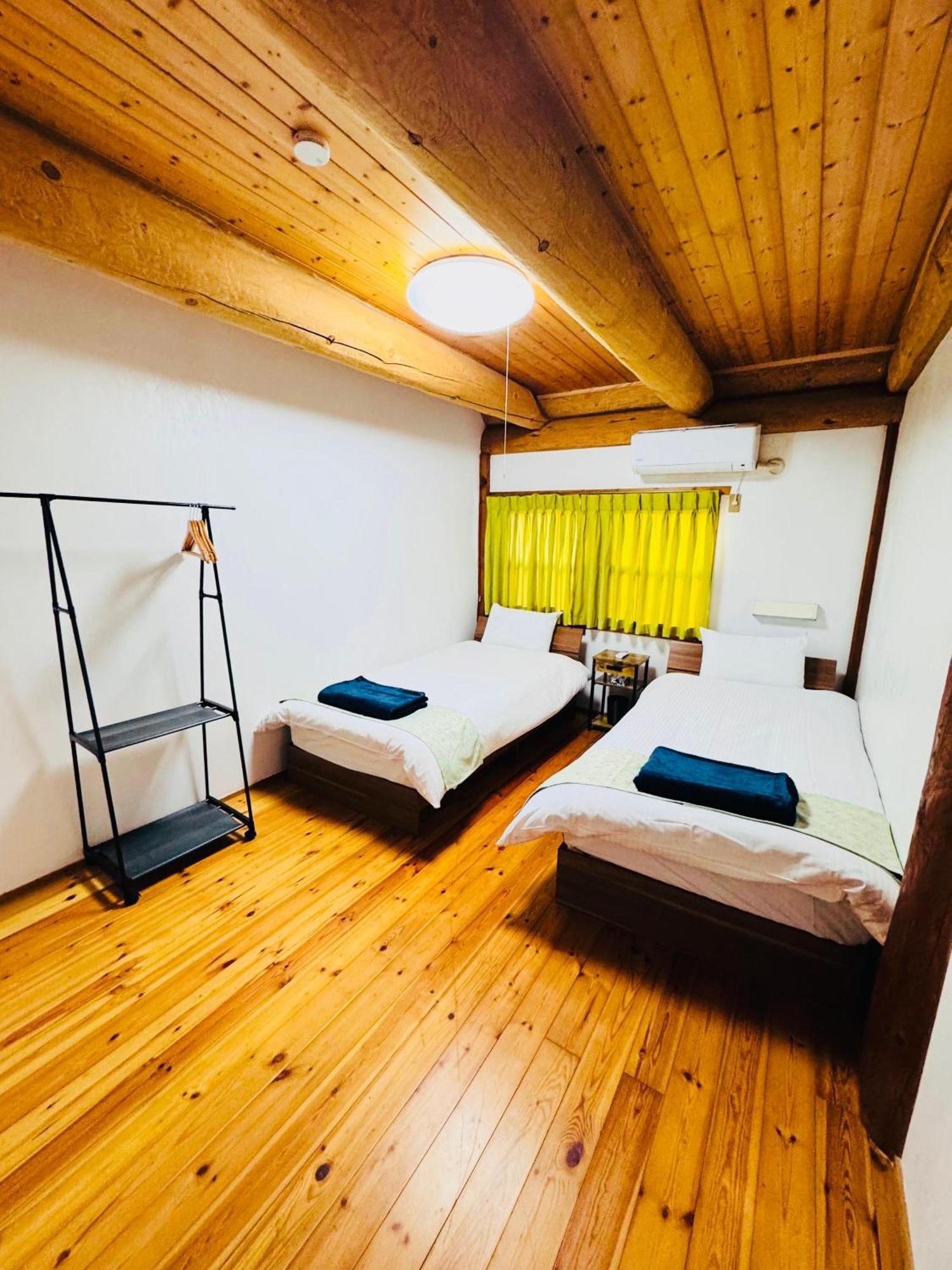 Отель Yufuin Log House No Yado Tom Sawyer Экстерьер фото
