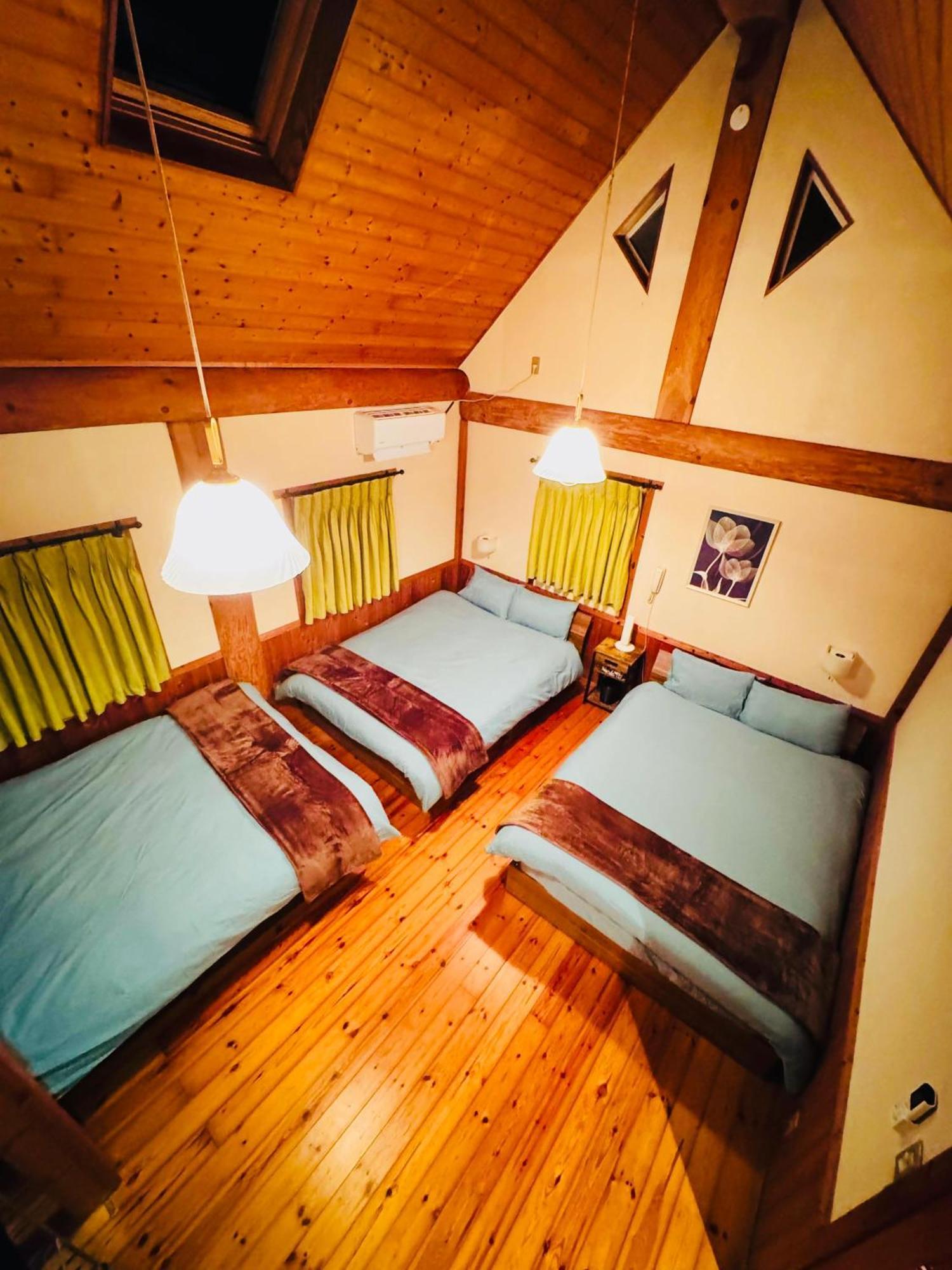 Отель Yufuin Log House No Yado Tom Sawyer Экстерьер фото