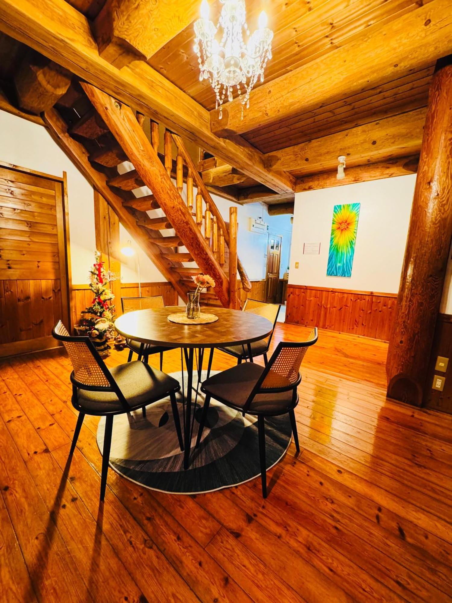 Отель Yufuin Log House No Yado Tom Sawyer Экстерьер фото