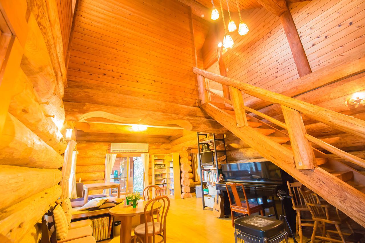 Отель Yufuin Log House No Yado Tom Sawyer Экстерьер фото